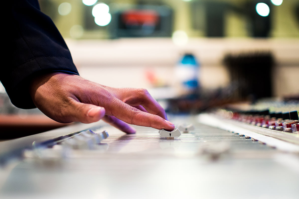 Audio Mixing Console 1